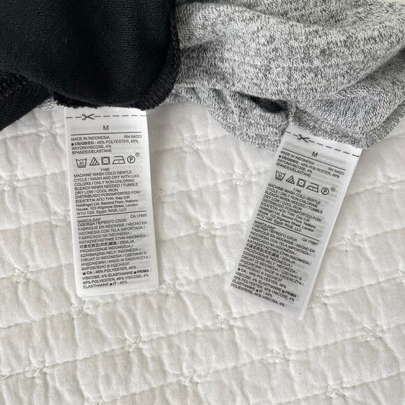 New Bundle of 2 Gap Women's Knit Short Sleeve Tops in Black and Gray Size M - Picture 3 of 9